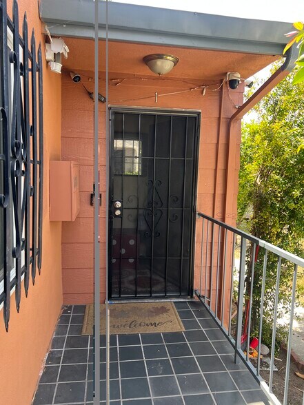 Building Photo - 1832 S Curson Ave