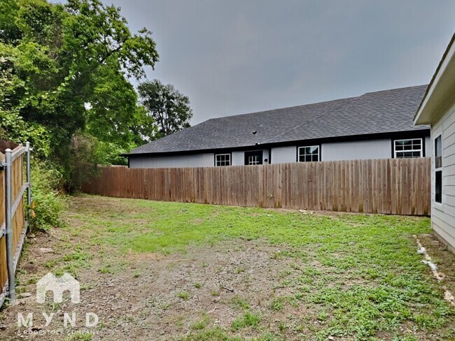 Building Photo - 109 Frierson St