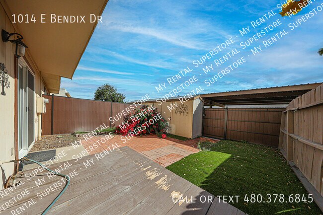 Building Photo - 1014 E Bendix Dr