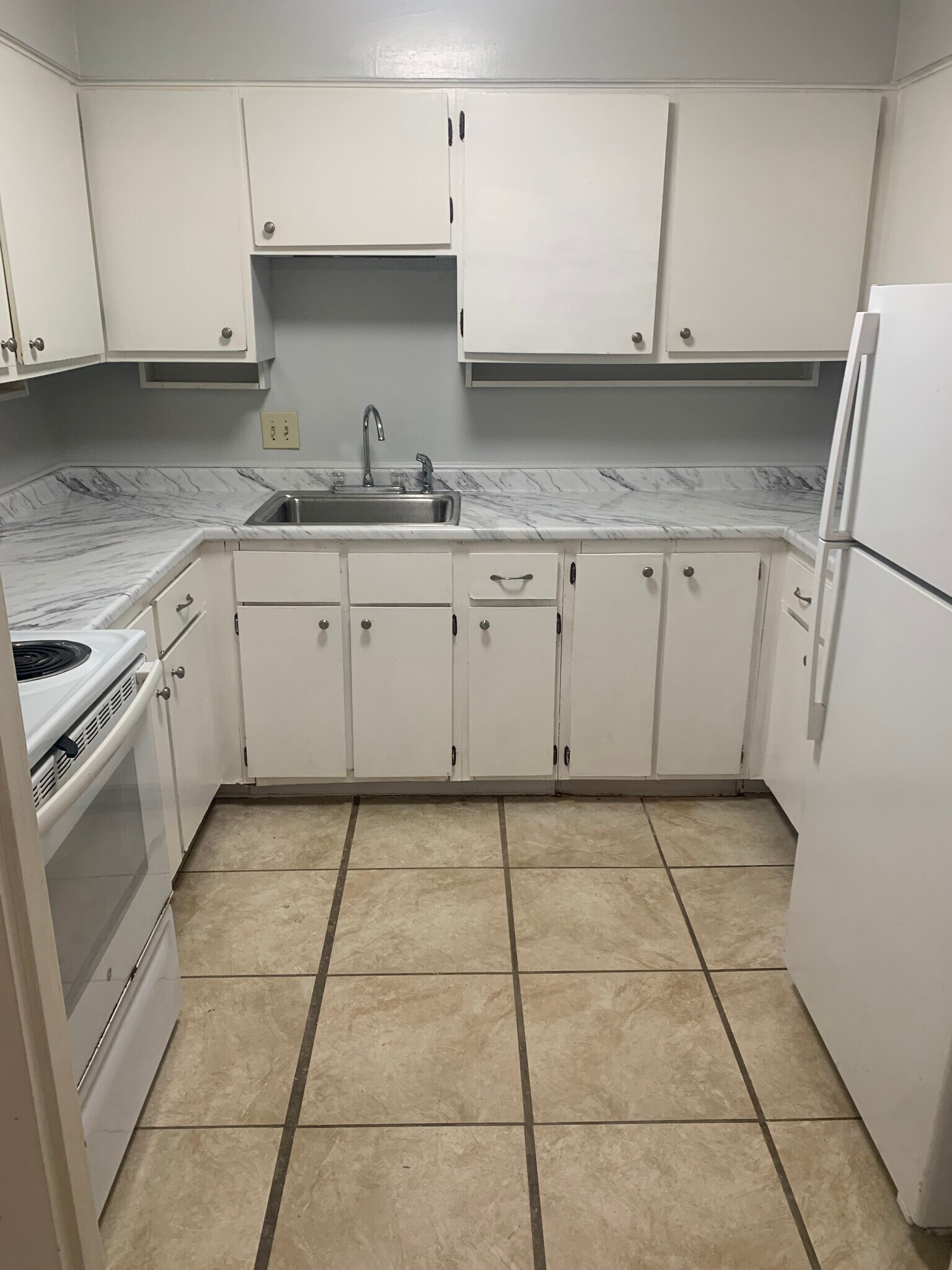 Building Photo - 5155 Wayneland Dr unit B1