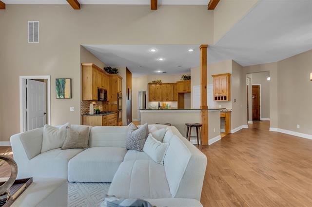 Building Photo - 714 High Point Dr