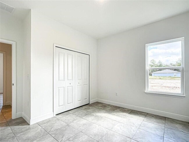 Building Photo - 406 Marion Oaks Trail