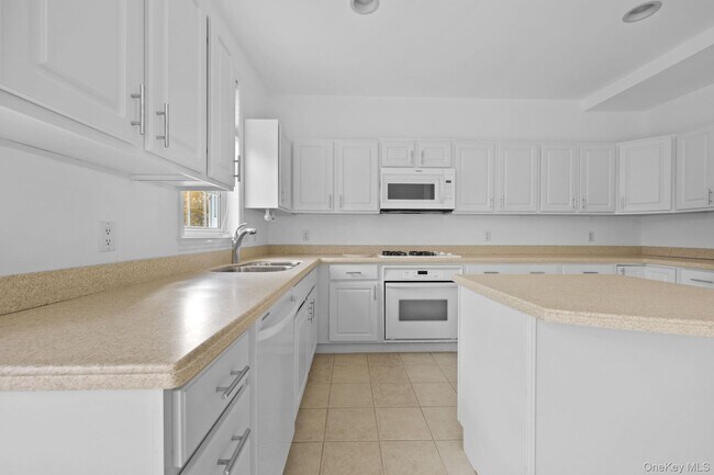 Building Photo - 45 High Point Cir