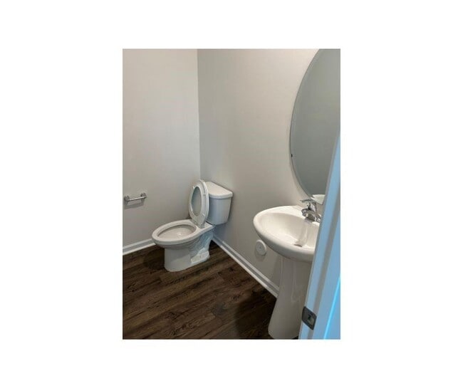 Building Photo - 1215 37th Ave Lane NE