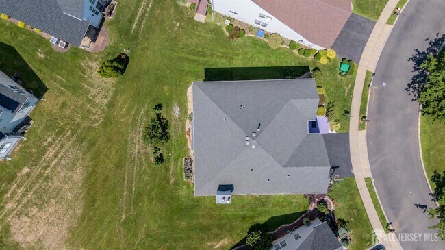 Building Photo - 8 Jumping Brook Ct