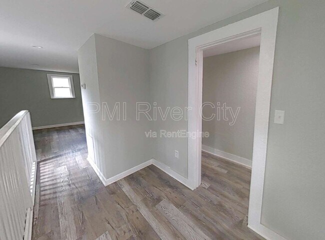 Building Photo - 1867 W 41st St