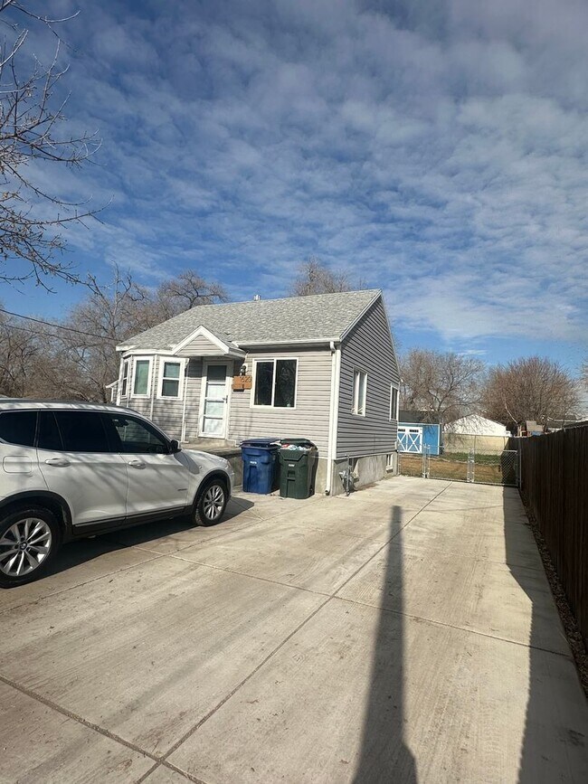 Building Photo - GORGEOUS West Valley Home!!!