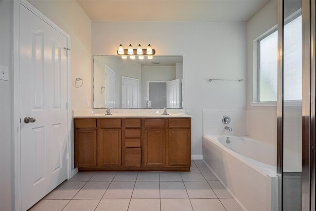 Building Photo - 21406 Rioja Bluff Ln