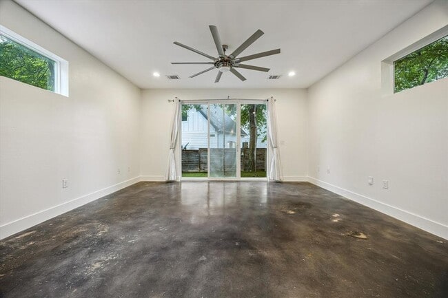 Building Photo - 1224 Eleanor St