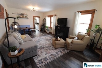 Building Photo - Furnished 2 Bed House | Utilities Included | 12-Month Lease