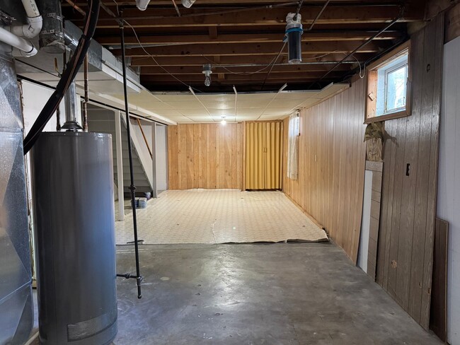 Building Photo - Charming Midtown 3BR Near Benson & UNO for...