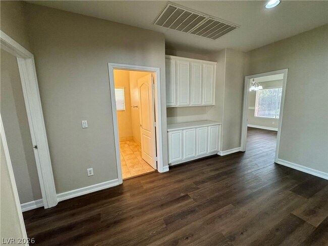 Building Photo - 6586 W Diablo Dr