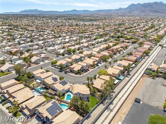 Building Photo - 3916 Varallo St