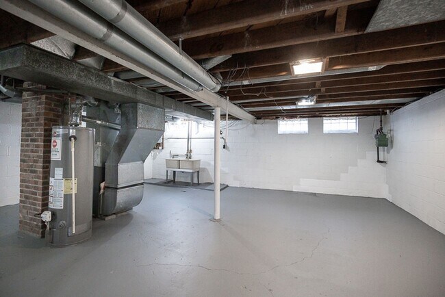 Building Photo - 3 Bed/1 Bath Single Family Home!