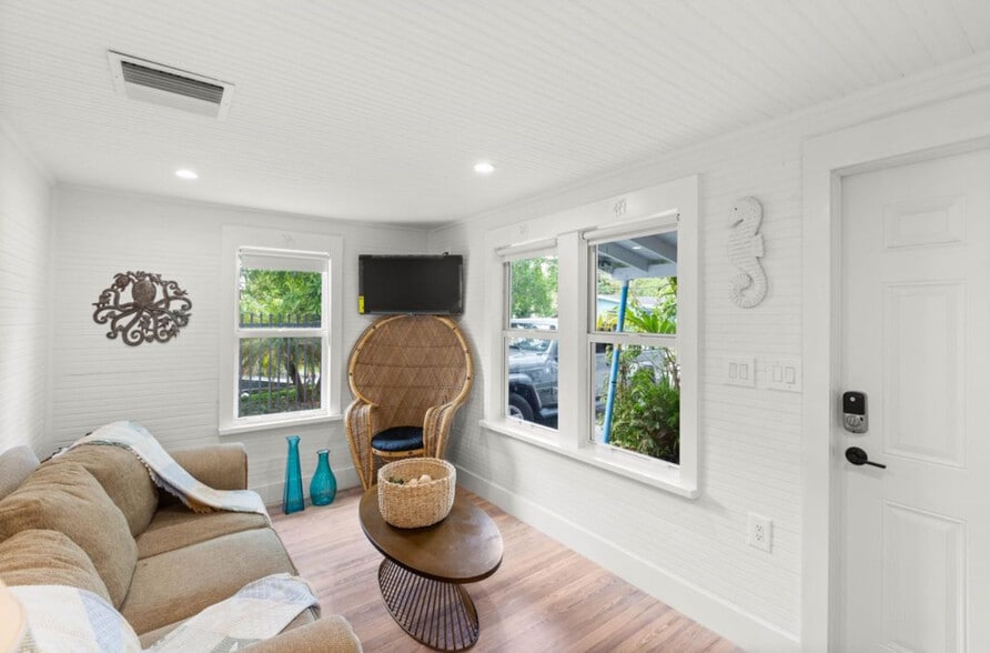 Building Photo - 3477 Hibiscus St