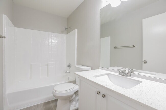 Building Photo - 996 Pleasant Run Ct