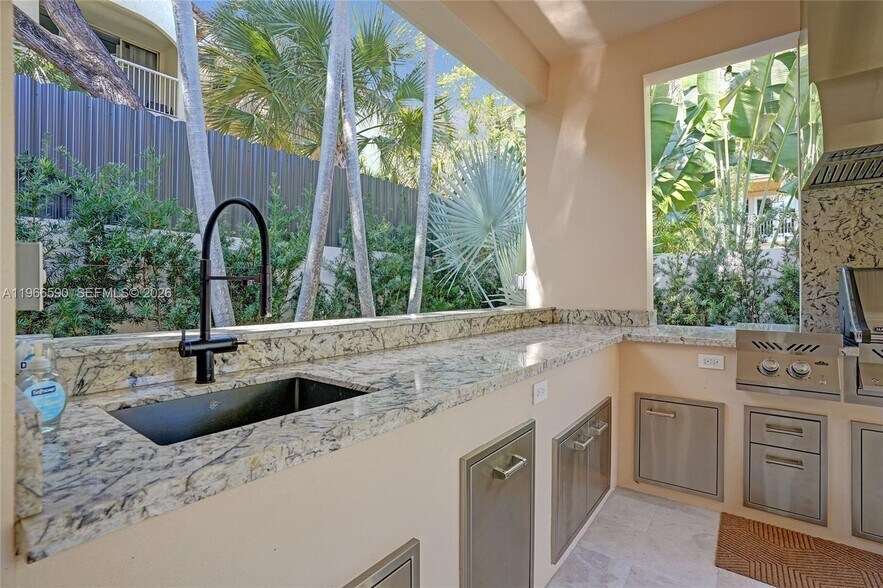 Building Photo - 20824 NE 37th Ave