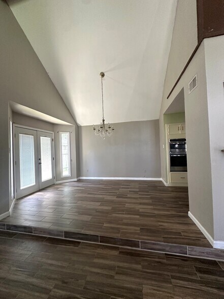 Dining Room - 5401 Crossgate Dr S