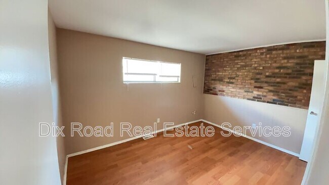 Building Photo - 5 N Sutphin St