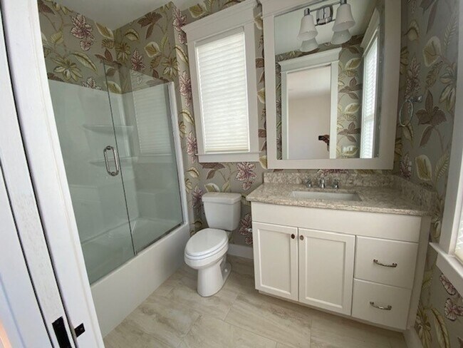 Building Photo - Welcome to our luxurious townhouse in the ...