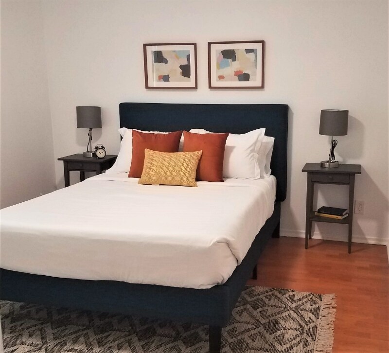 Building Photo - 21 S Venice Blvd