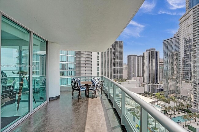 Building Photo - 900 Biscayne Blvd