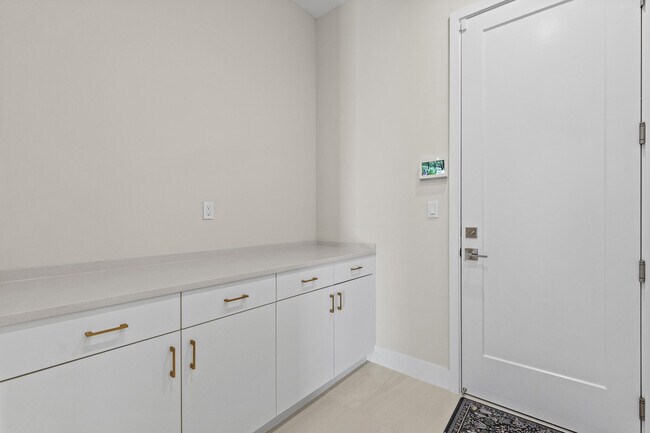 Building Photo - 10033 Stockrun Dr