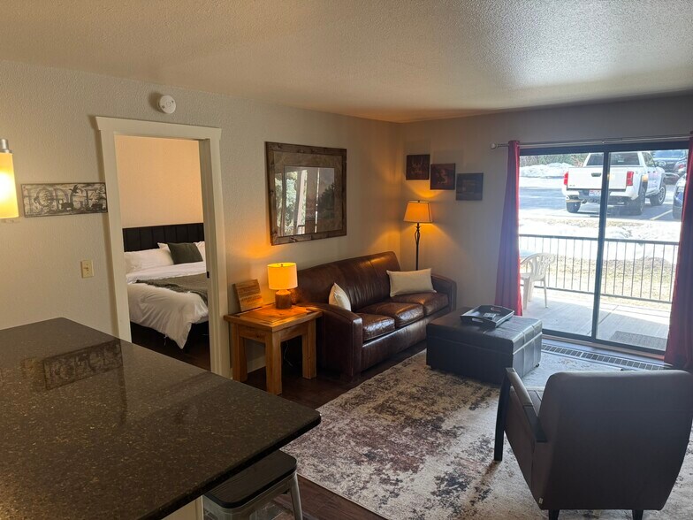 Building Photo - 2025 Canyons Resort Dr