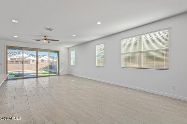 Building Photo - 2168 W Burnside Trail