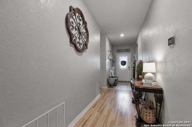 Building Photo - 682 Pond Springs