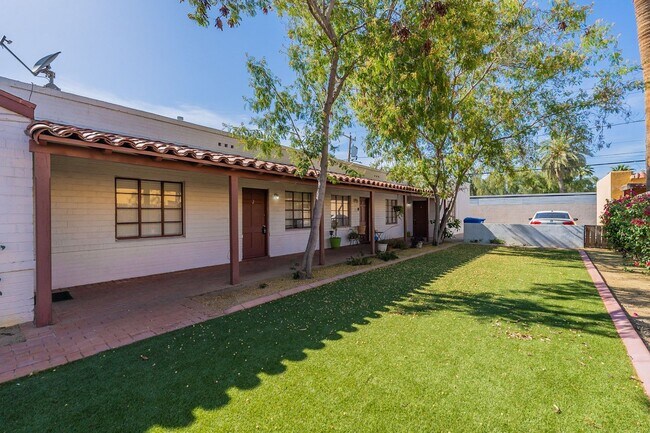 Building Photo - 928 W McDowell Rd