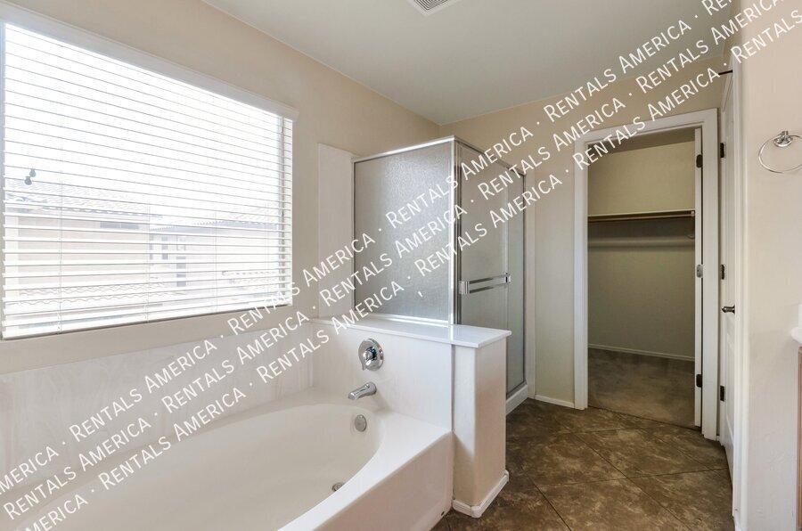 Building Photo - 1595 W Gleaming Moon Ln