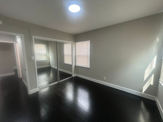 Building Photo - 1323 S Highland Ave