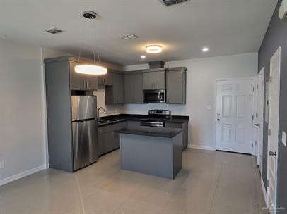 Building Photo - 6 Taxco Ct