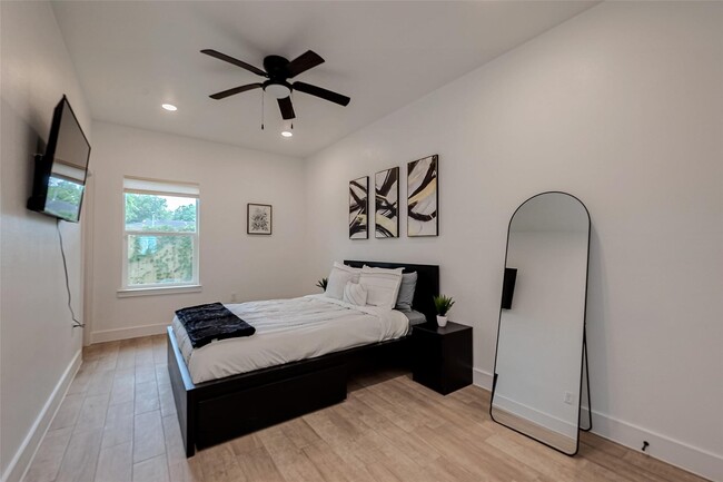 Building Photo - 5122 Southwind St