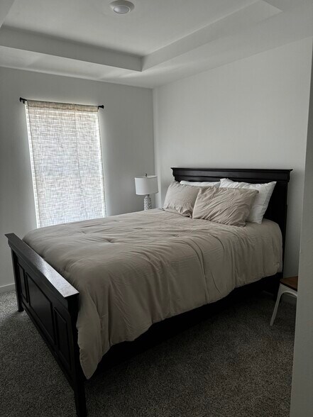 Building Photo - 5889 Tyndall Pl