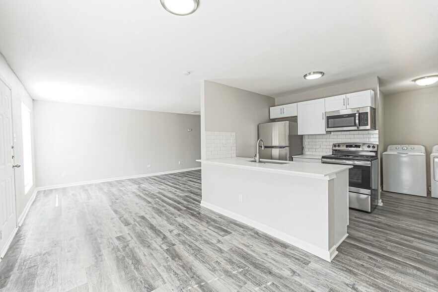 Primary Photo - Cypress Parc