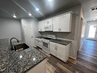 Building Photo - 5504 Jarvis St