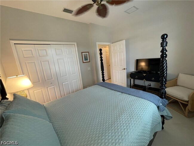 Building Photo - 10640 Camarelle Cir