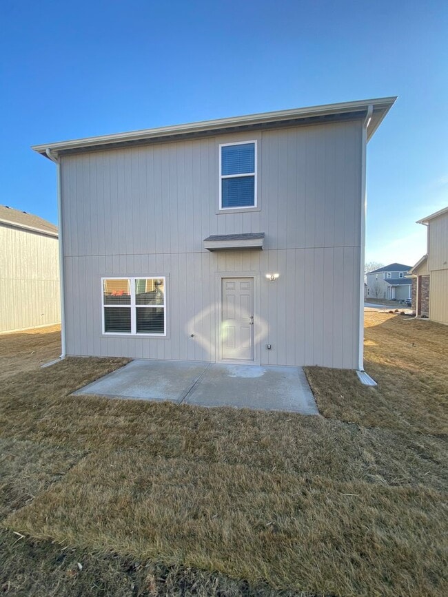 Building Photo - *Pre-leasing* Spacious Three Bedroom | Two and a Half Bath Home in Spring Hill