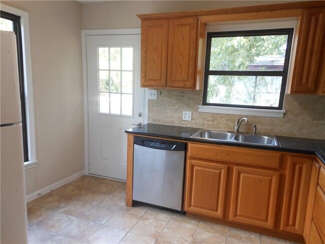 Building Photo - 4615 Banister Ln