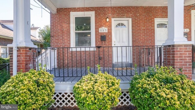 Building Photo - 113 Elm Ave