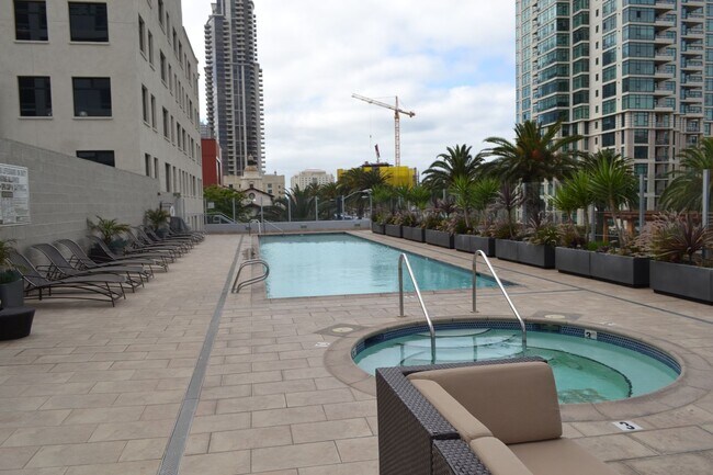 Building Photo - Stylish Studio Loft in Sapphire Tower – Do...