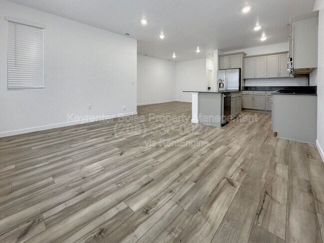 Building Photo - 4119 W Perspective St