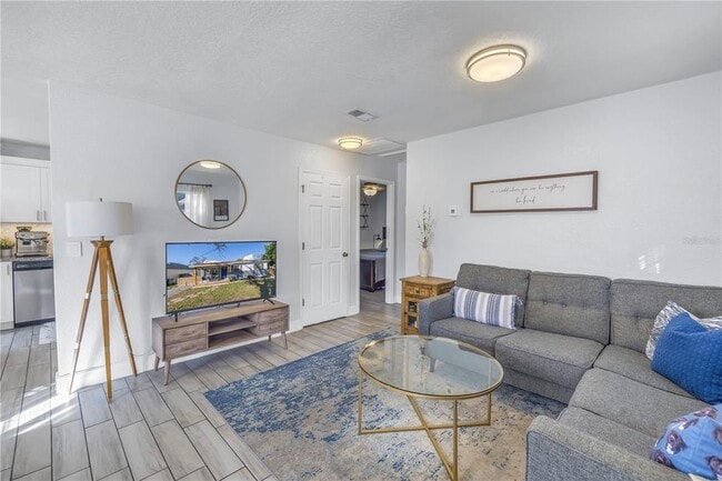 Building Photo - 3605 W Iowa Ave