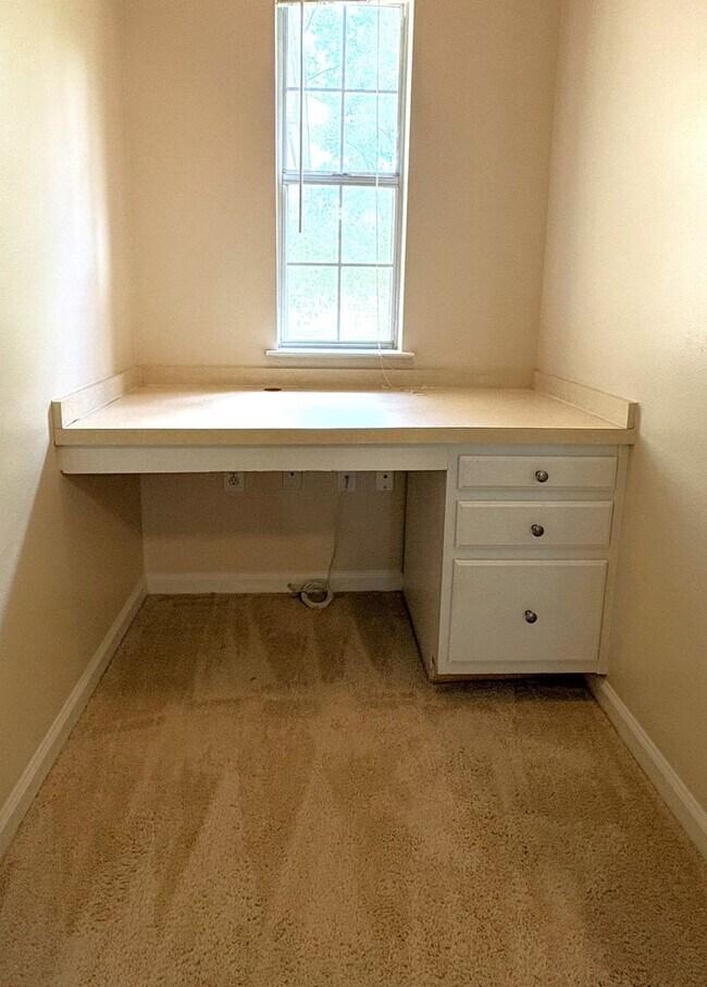 Building Photo - Check out this beautiful 3 Bedroom, 2 Bath with Volume ceilings!