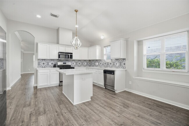 Building Photo - 2249 Waxwing Dr