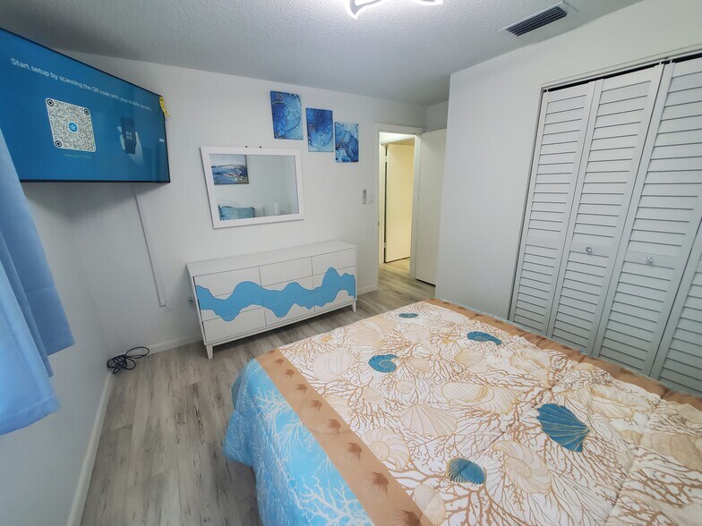 Building Photo - 279 S Brevard Ave