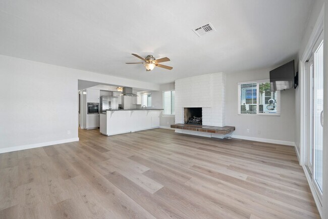 Building Photo - 131 Opal Ave