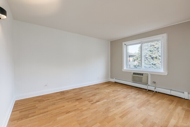 Building Photo - 1328 Webford Ave